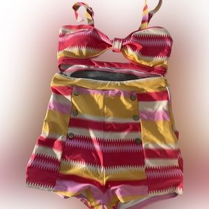2 pieces bathing suit size MEDIUM